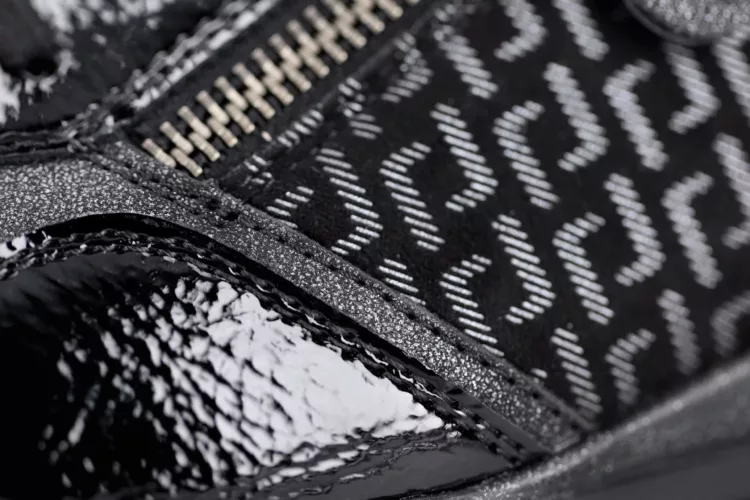Baskets noires compensées pour femme de la marque Remonte. Référence R0701-08 Noir. Disponible chez Chauss'Family chaussures à Issoire.