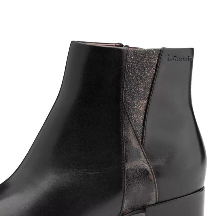 Bottines noires à talons de la marque Tamaris pour femme. Référence : 25366-45 001 Black. Disponible chez Chauss'Family magasin de chaussures à Issoire.