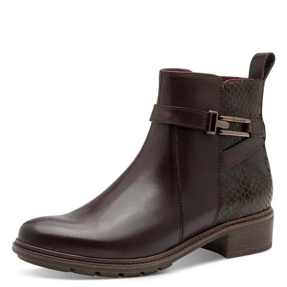Bottines marron foncé de la marque Tamaris pour femme. Référence : 25391-45 3B3 Mocca Comb. Disponible chez Chauss'Family magasin de chaussures à Issoire.