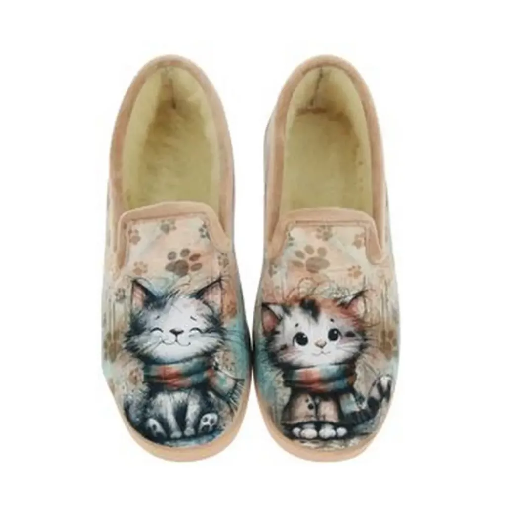 Charentaises motif chats La maison de l'espadrille pour femme. Référence : 6151 Nude. Disponible chez Chauss'Family magasin de chaussures à Issoire.