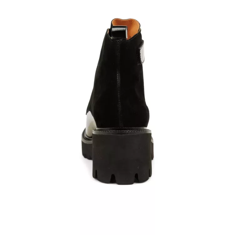  Bottines noires vernies de la marque Mam'Zelle. Référence : CSGEV42 Uzan Noir. Disponible chez Chauss'Family magasin de chaussures à Issoire.