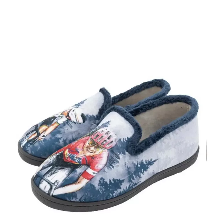 Mules motif cycliste pour homme de la marque Plumaflex. Référence : Bici 12228. Chauss'Family Issoire magasin de chaussures à Issoire.