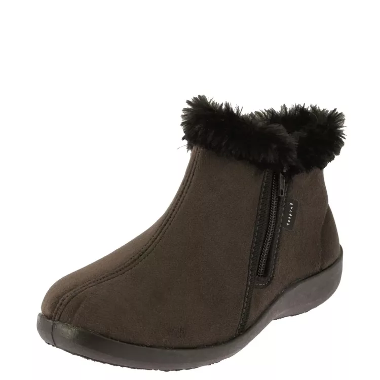 Pantoufles montantes pour femme marque Fargeot. Référence : Dynamo Chocolat. Disponible chez Chauss'Family magasin de chaussures à Issoire.
