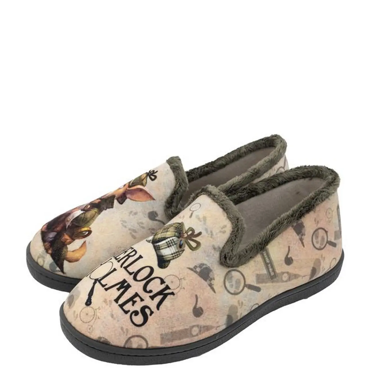 Pantoufles motif Sherlock Holmes homme de la marque Plumaflex. Référence :  12228 Holmes. Disponible chez Chauss'Family Issoire magasin chaussures Issoire.