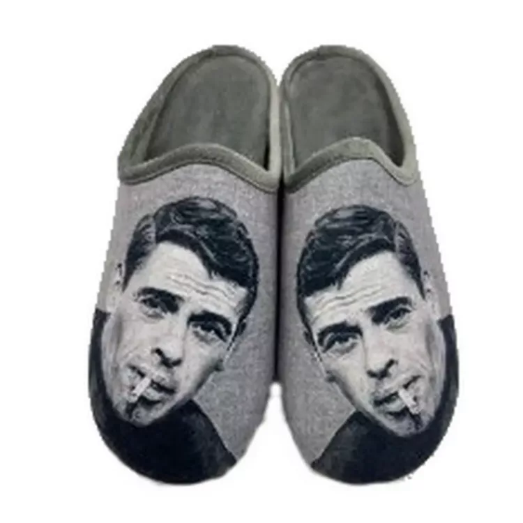Mules motif Jacques Brel pour homme marque La maison de l'espadrille référence 6763 gris. Disponible chez Chauss'Family magasin de chaussures à Issoire.