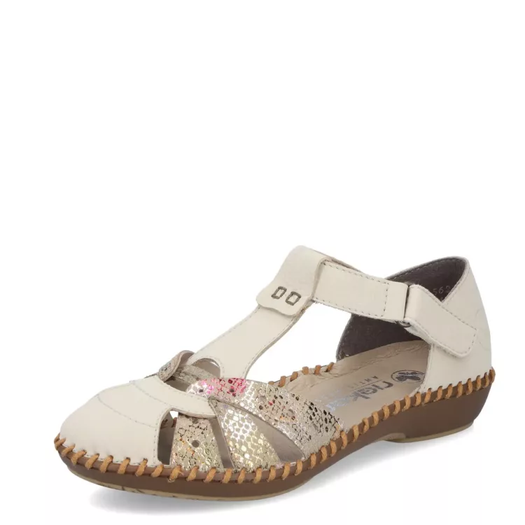 Sandales beiges bout fermé de la marque Rieker. Référence M1655-62 Beige. Disponible chez Chauss'Family magasin de chaussures à Issoire.