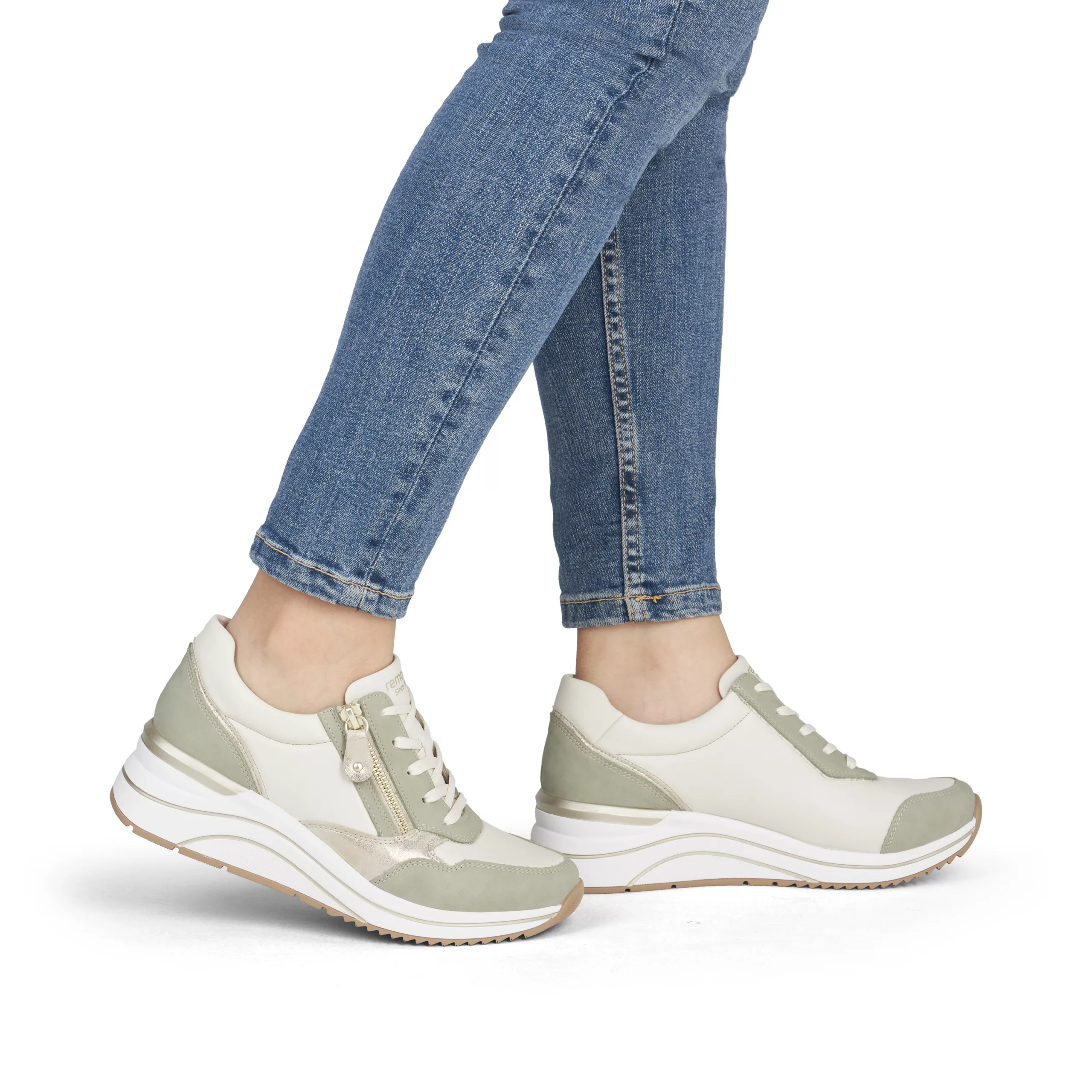 Baskets compensées beiges et vertes Remonte pour femme. Référence D0T10-82 Blanc et vert. Disponible chez Chauss'Family magasin de chaussures Issoire.