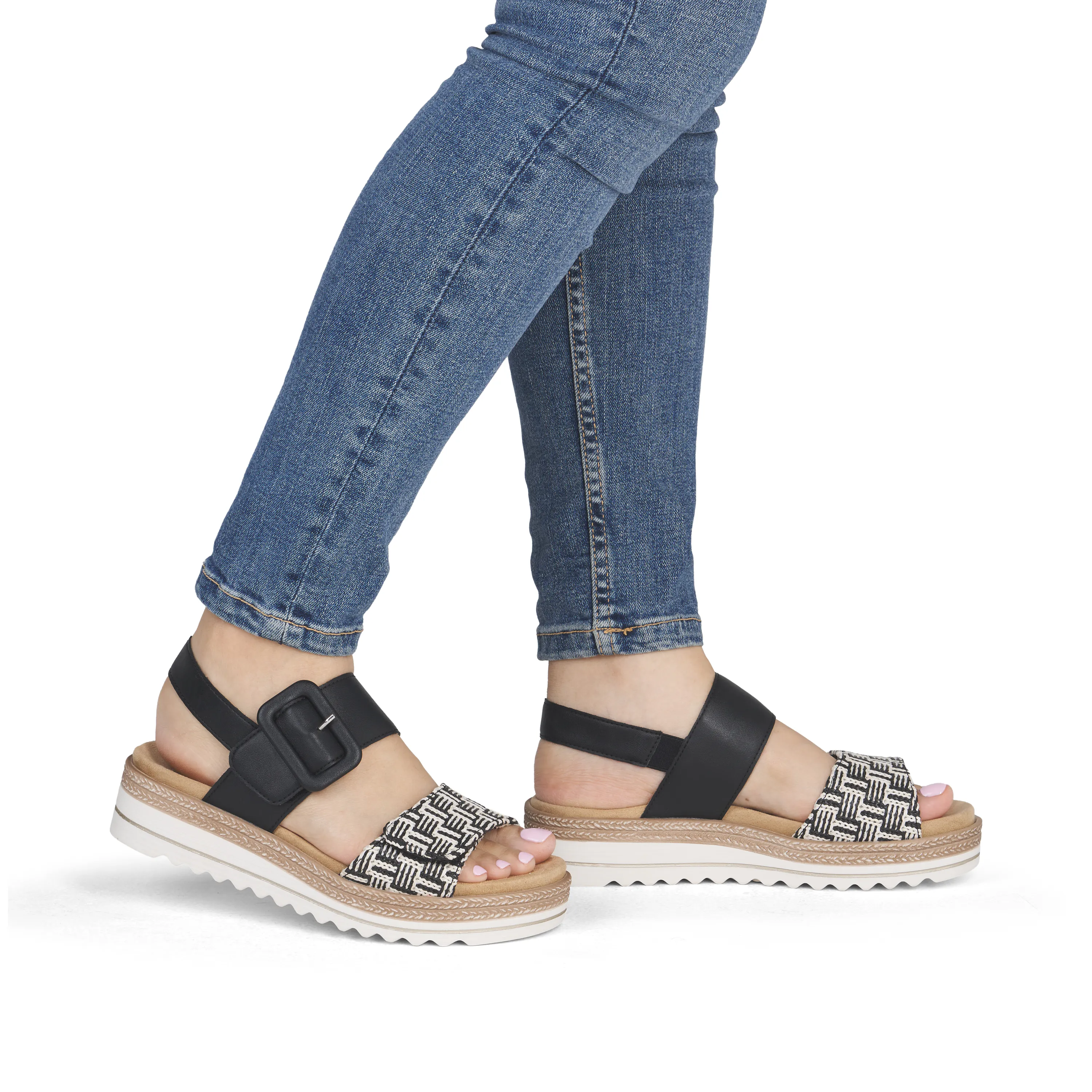 Sandales noires semelles amovibles pour femme de la marque Remonte. Référence : D0Q62-03 Noir . Disponible chez Chauss'Family magasin de chaussure à Issoire