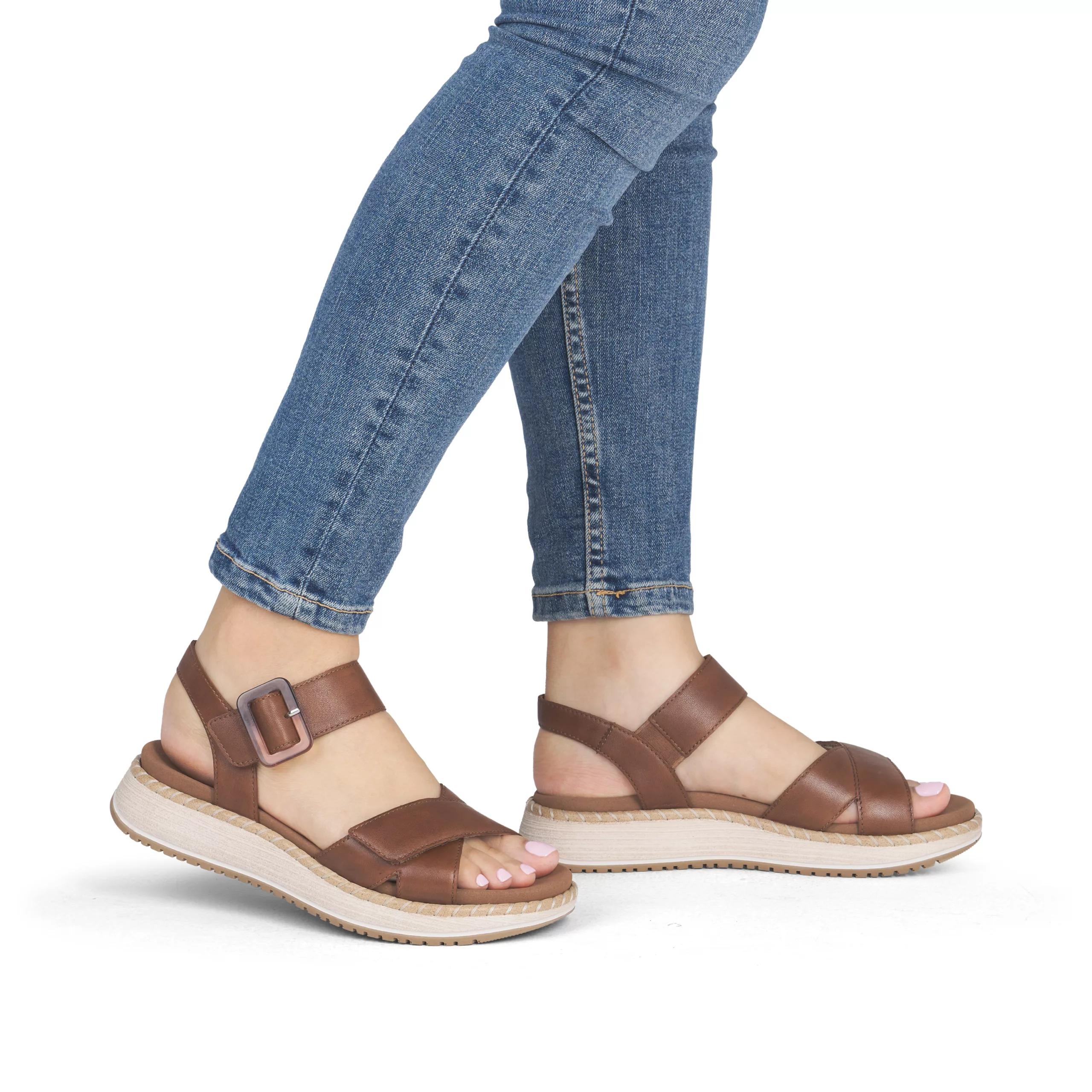 Sandales cuir semelles amovibles pour femme marque Remonte. Référence : D3J52-24 Marron. Disponible chez Chauss'Family magasin de chaussure à Issoire