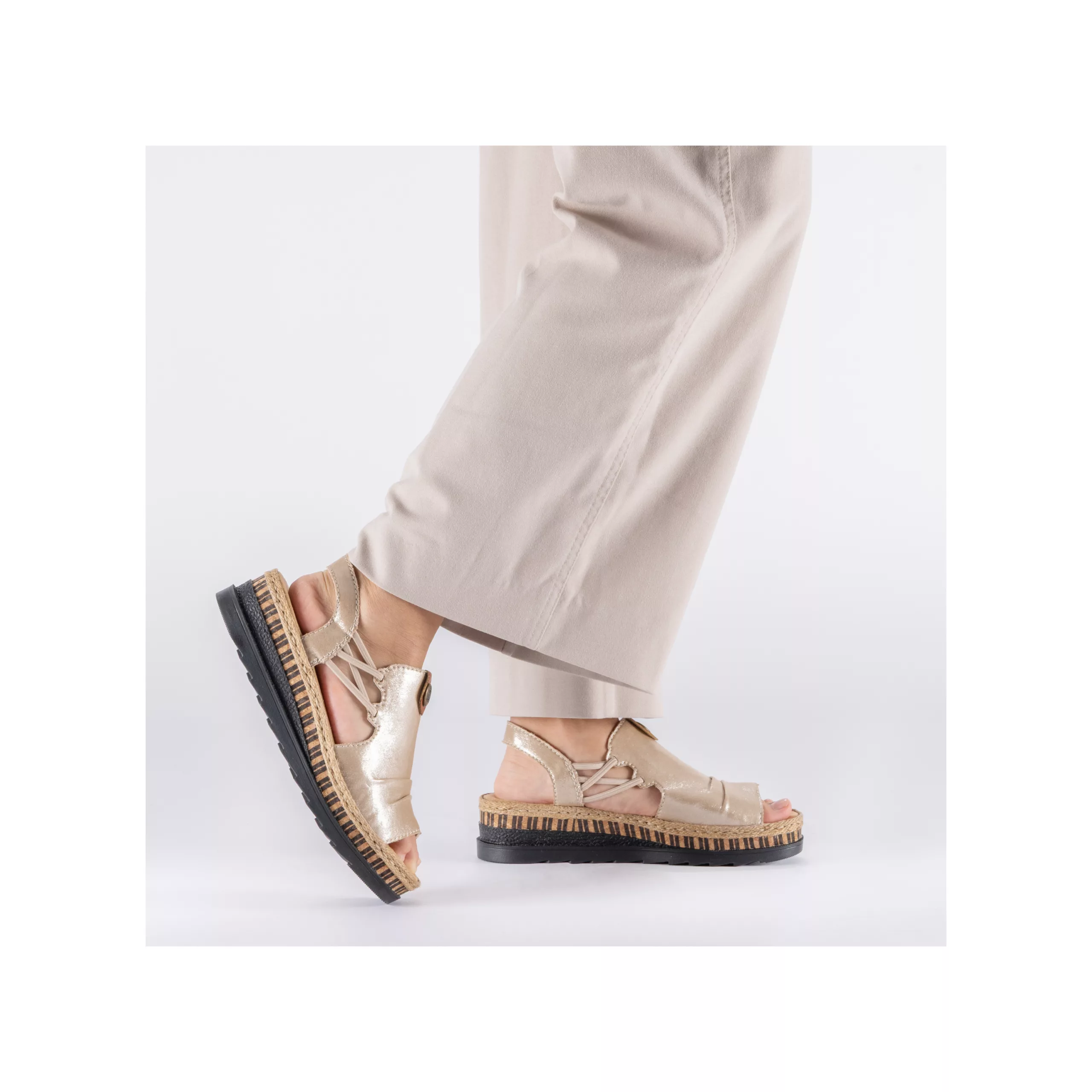 Sandales métallisées Rieker pour femme. Référence V7972-60 Métal. Disponible chez Chauss'Family magasin de chaussures pour femme.