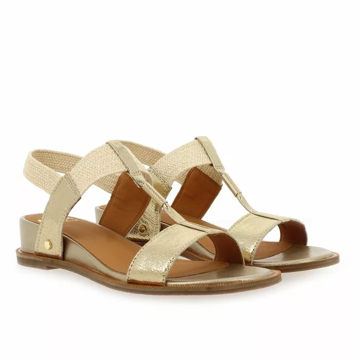 Sandales élastiquées dorées pour femme marque Mam'zelle. Référence : CSG2Q31 Obole Metallic Platine. Disponible chez Chauss'Family magasin de chaussures.