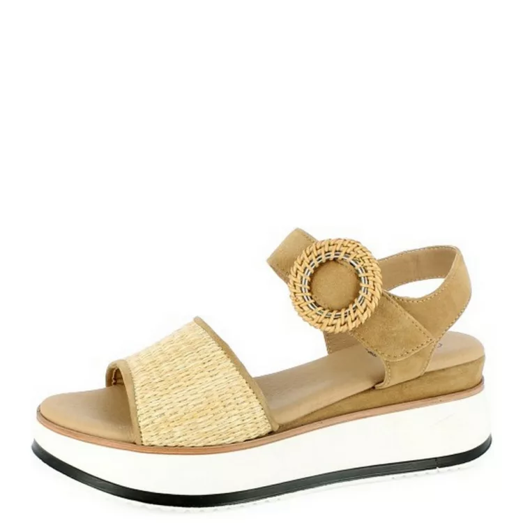 Sandales compensées beiges pour femme de la marque GR Geo Reino. Référence : Gifolin Beige. Disponible chez Chauss'Family magasin de chaussures à Issoire