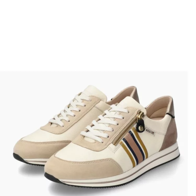 Baskets beiges de la marque Mephisto pour femme. Référence : Lucille Beige 1221 9912. Disponible chez Chauss'Family magasin de chaussures à Issoire.
