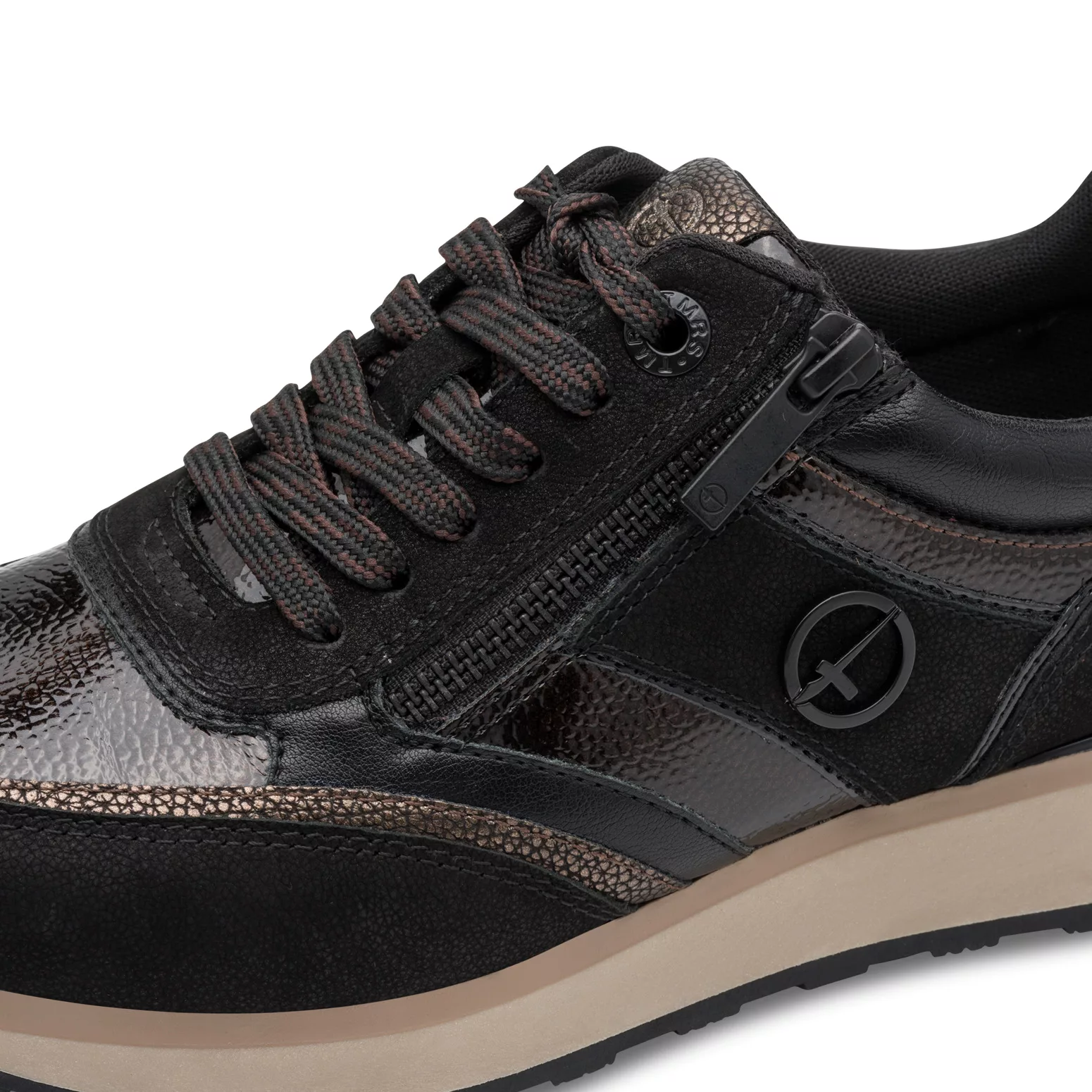 Baskets noires Tamaris pour femme. Référence : 23726-43 098 Black Comb. Disponible chez Chauss'Family magasin de chaussures à Issoire.
