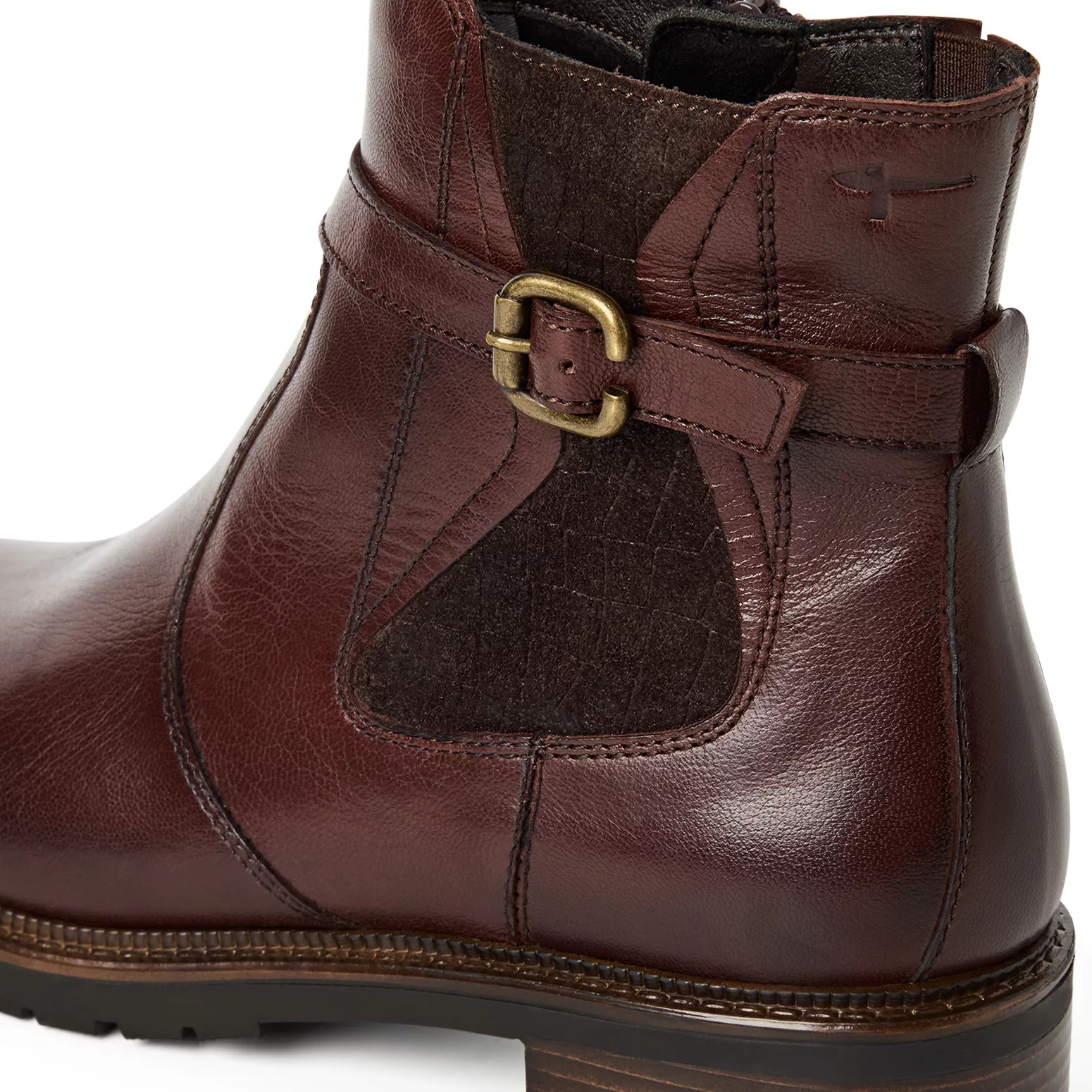 Bottines marron foncé la marque Tamaris pour femme. Référence : 25495-47 306 Brandy . Disponible chez Chauss'Family magasin de chaussures à Issoire.