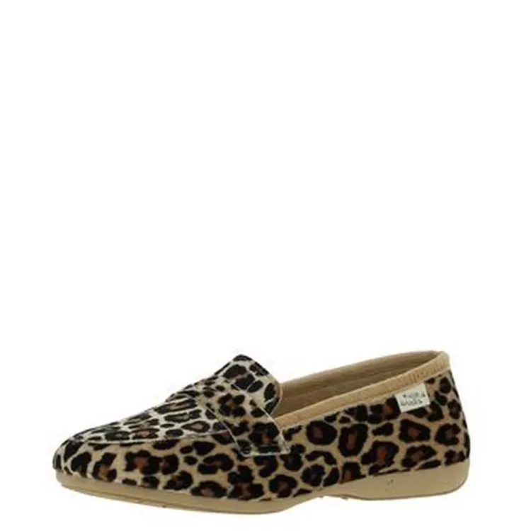 Pantoufles léopard pour femme de la marque La maison de l'espadrille. Référence 6057 Léopard . Disponible chez Chauss'Family magasin chaussures Issoire.