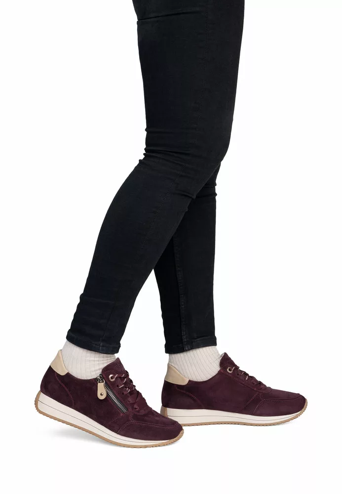 Baskets Bordeaux pour femme Remonte. Référence : D0H19-30 Bordeaux. Disponible chez Chauss'Family magasin de chaussures à Issoire.