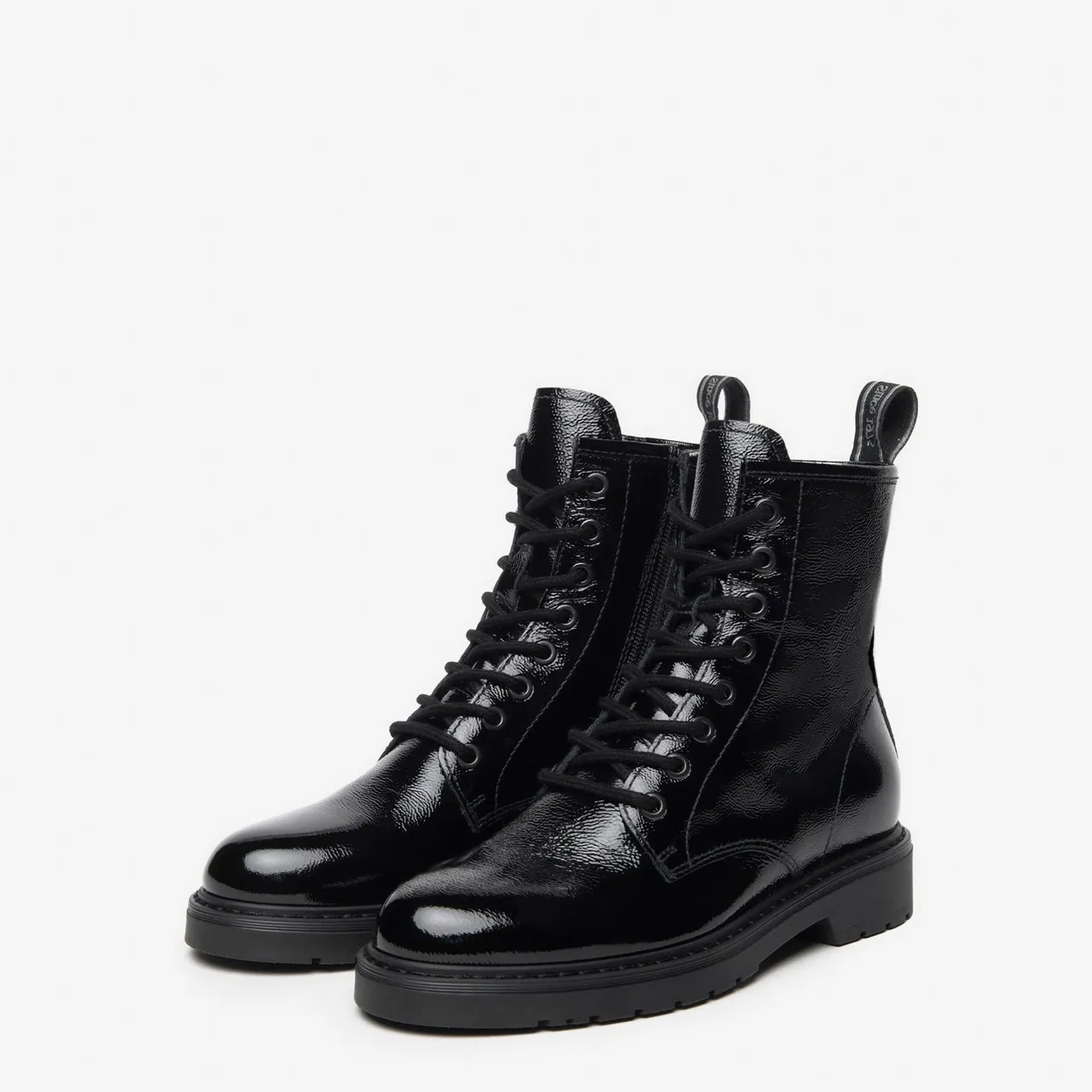 Bottines noires vernies femme marque NeroGiardini. Référence I309180D 100 Nero. Disponible chez Chauss'Family magasin de chaussures à Issoire.