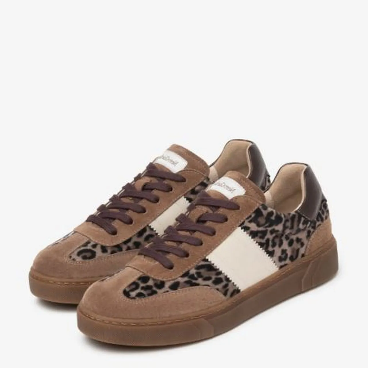 Baskets léopard femme marque NeroGiardini. Référence I617426D 442. Disponible chez Chauss'Family magasin de chaussures à Issoire.