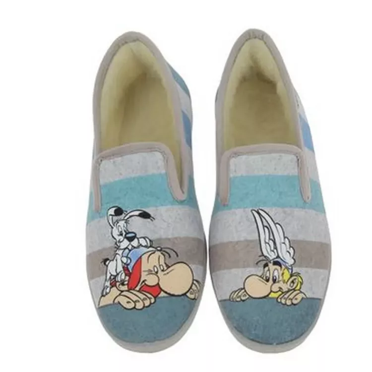 Charentaises Astérix et Obélix pour homme marque La maison de l'espadrille. Référence A53 Beige. Chauss'Family magasin de chaussures à Issoire.
