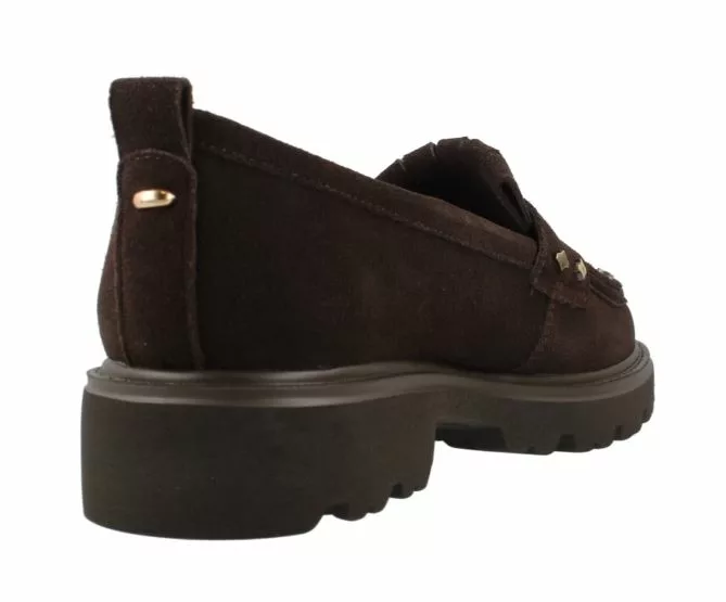 Mocassins marron pour femme Carmela . Référence Zapato 164311 Marron. Disponible chez Chauss'Family magasin de chaussures à Issoire.