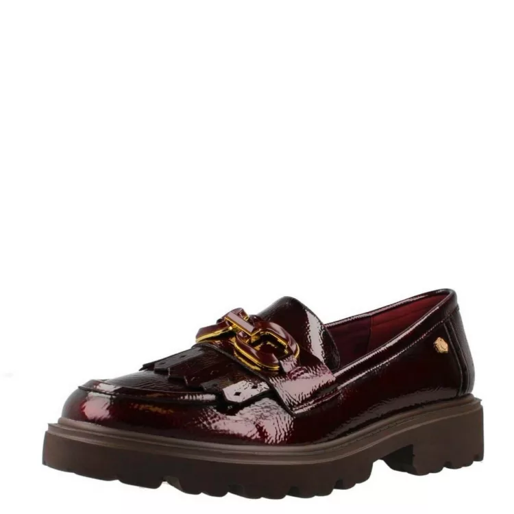 Mocassins Bordeaux pour femme Carmela . Référence Zapato 164369 Bordeaux. Disponible chez Chauss'Family magasin de chaussures à Issoire.