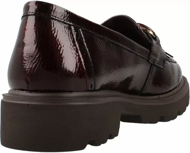 Mocassins Bordeaux pour femme Carmela . Référence Zapato 164369 Bordeaux. Disponible chez Chauss'Family magasin de chaussures à Issoire.