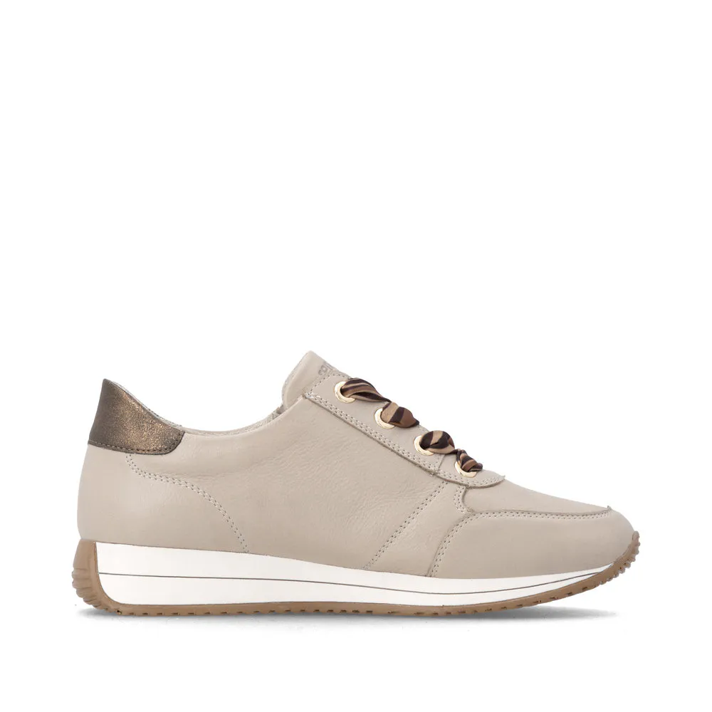 Baskets beiges pour femme Remonte. Référence :D0H11-62 Beige. Disponible chez Chauss'Family magasin de chaussures à Issoire.