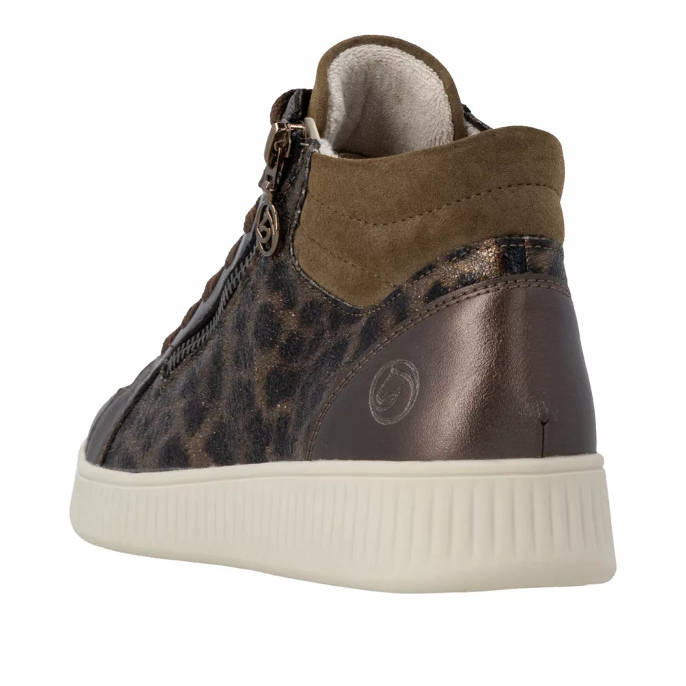 Baskets montantes léopard pour femme marque Remonte. Référence D2E70-90 Bronze . Disponible chez Chauss'Family magasin de chaussures à Issoire.