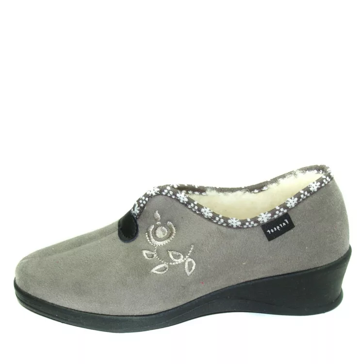 Pantoufles grises fourrées laine pour femme Fargeot pour femme. Référence : Lowell grises. Disponible chez Chauss'Family magasin de chaussures à Issoire