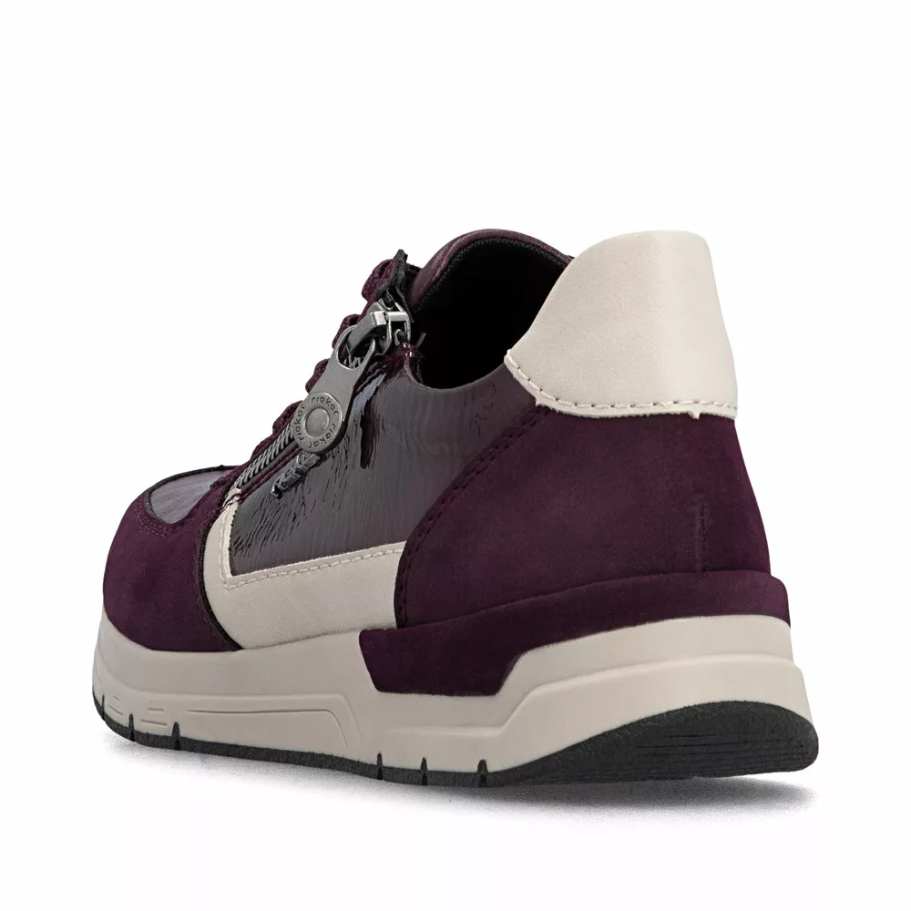 Baskets bordeaux de la marque Rieker pour femme. Référence 58902-35 Bordeaux. Disponible chez Chauss'Family magasin de chaussures à Issoire.