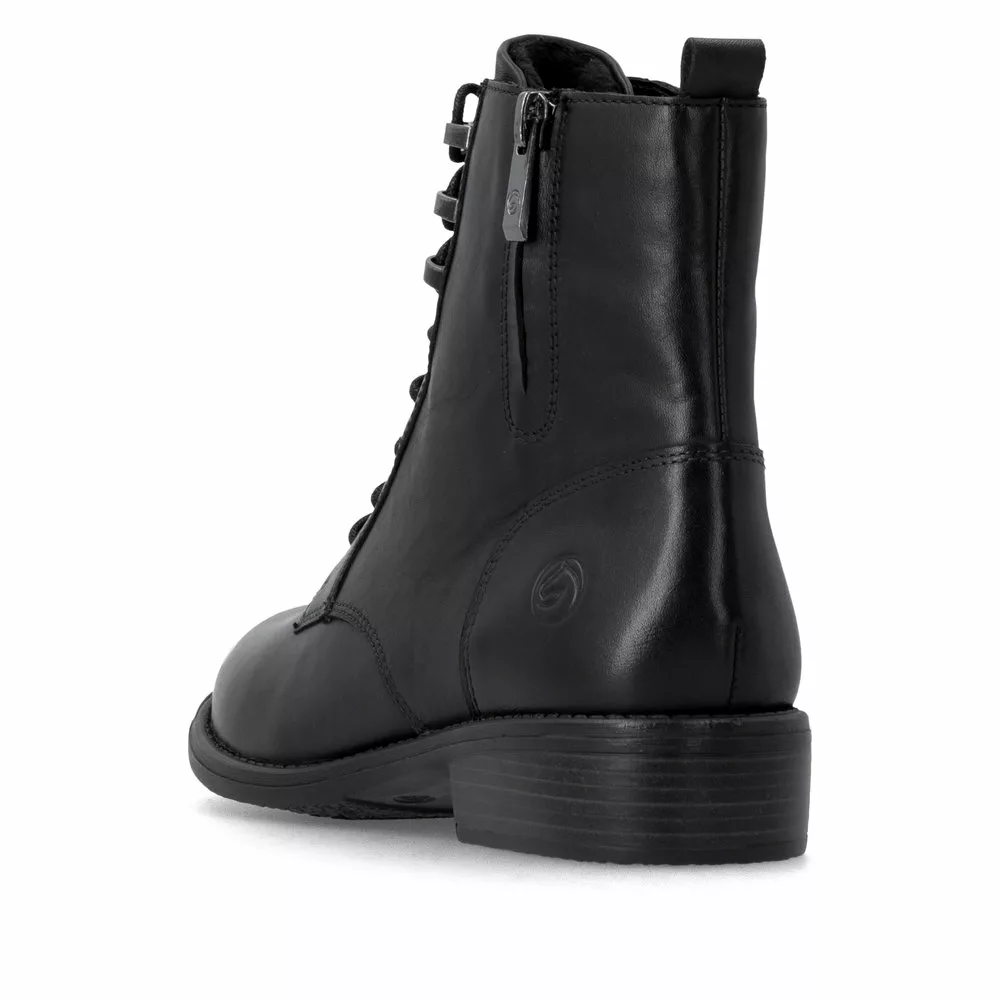 Bottines noires femme marque Remonte. Référence D0F82-00 Noir . Disponible chez Chauss'Family magasin de chaussures à Issoire.