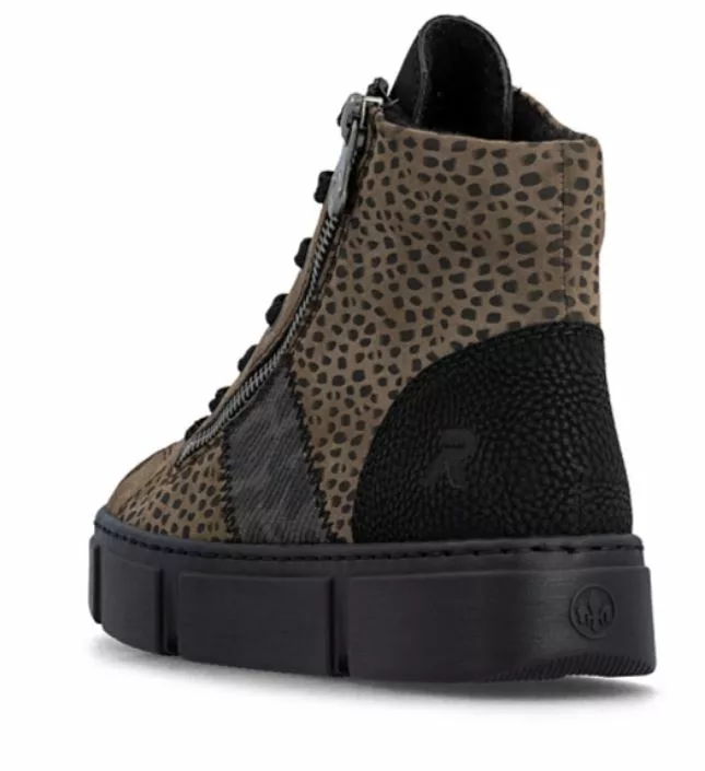 Baskets montantes marron imprimées pour femme marque Rieker. Référence N5931-25 Marron . Disponible chez Chauss'Family magasin de chaussures Issoire